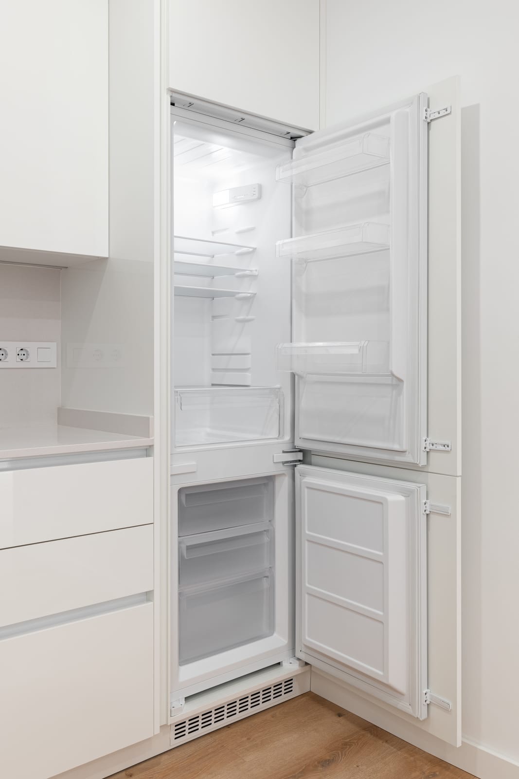 Refrigerator repairs service